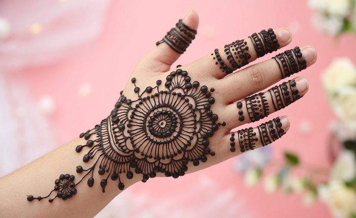 simple instagram stylish royal front hand mehndi design